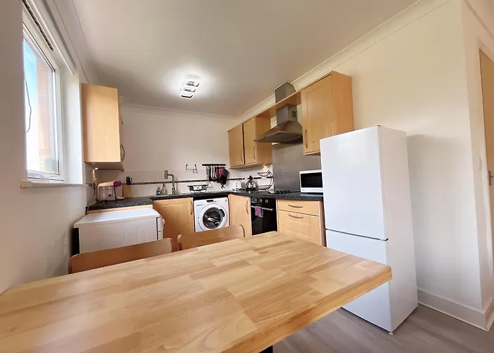Quiet 2 Bedrooms And 2 Bathrooms With Free Parking Apartament Edynburg