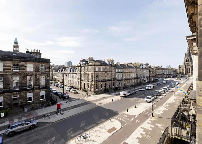 Melville Street Townhouse *