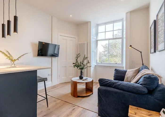 Bright & Elegant Portobello