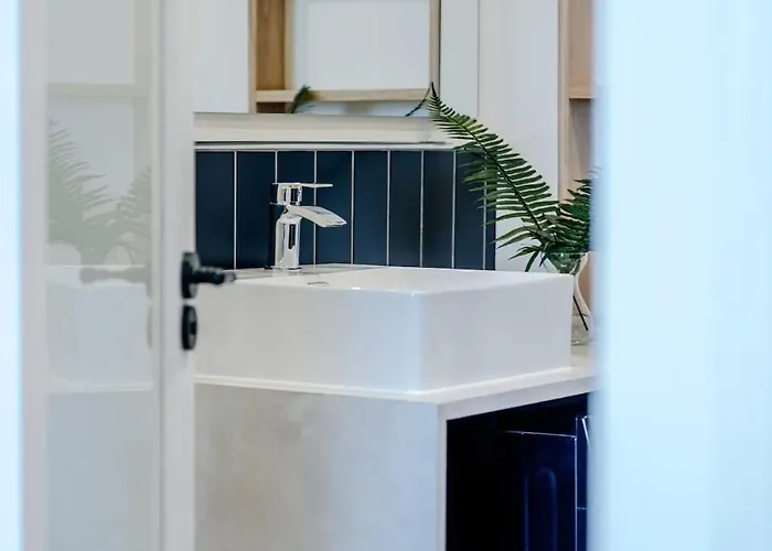 Bright & Elegant Portobello