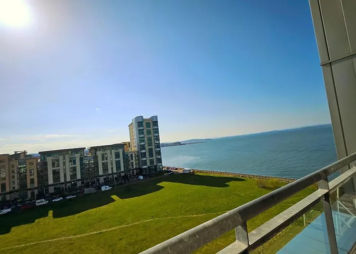 Penthouse Ocean View Luxury Penthouse דירה *