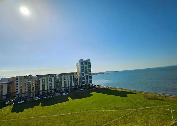 Penthouse Ocean View Luxury Penthouse * אדינבורו