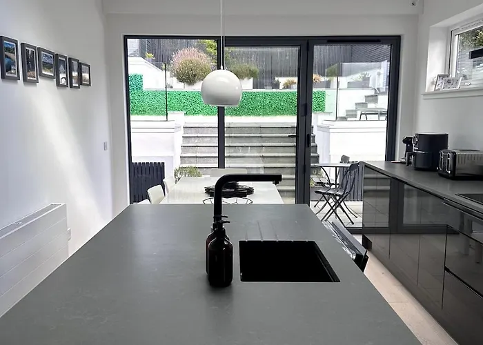 Dom wakacyjny Kaimes Kip Stylish Five Bedroom *