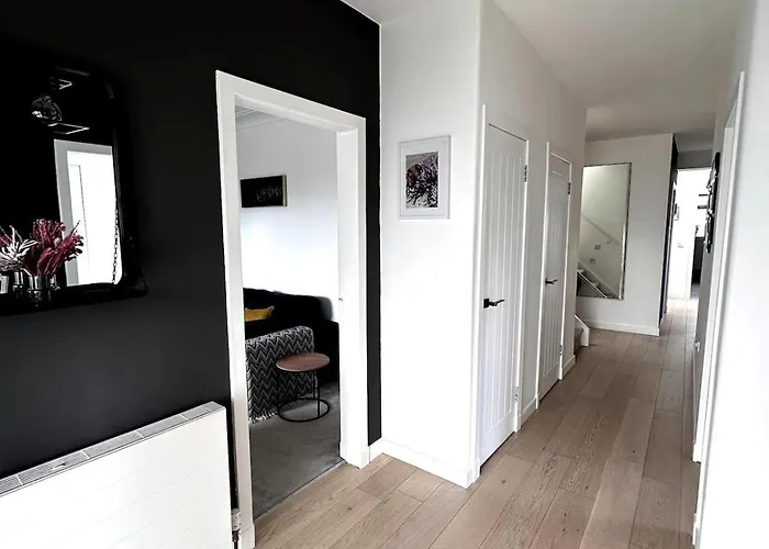 Kaimes Kip Stylish Five Bedroom Dom wakacyjny