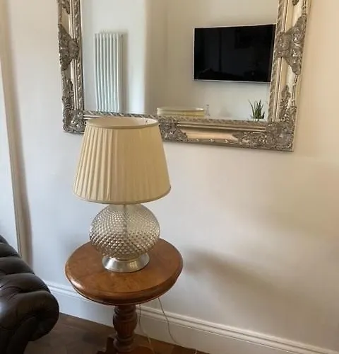 Immaculate One Bedroom Flat In The Centre Apartament