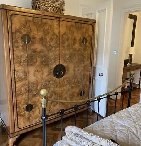 Immaculate One Bedroom Flat In The Centre