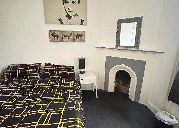 The Kingsview Townhouse - Boutique Hostel *