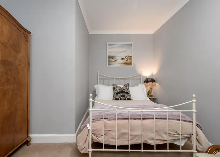 The Lauderdale Street Apartment