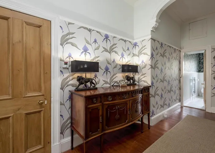 The Lauderdale Street Apartment *