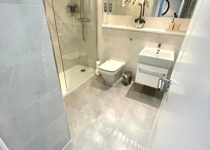 Haven In New Town-2 Bedrooms, 2 Bathrooms *