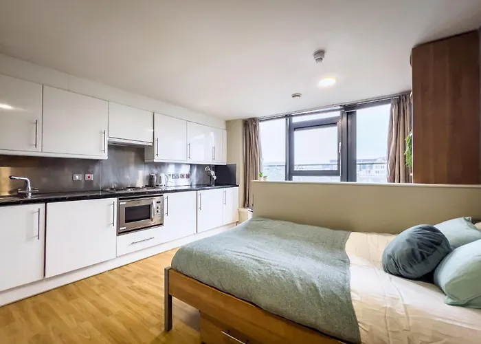 Living At Lady Nicolson Court Апартаменты Эдинбург