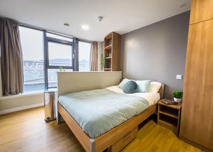 Апартаменты Living At Lady Nicolson Court Эдинбург