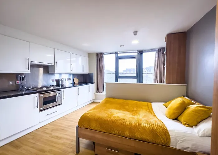 Living At Lady Nicolson Court Эдинбург
