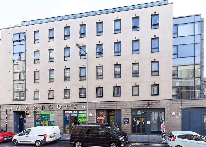 Апартаменты Living At Lady Nicolson Court Эдинбург