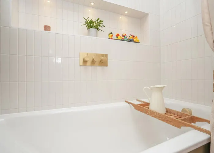 Apartment Luxury Wood Panelled West End Gf Flat Edinburgh