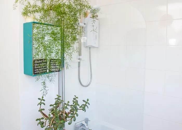 Appartamento Mid-century Gem Steps From The
