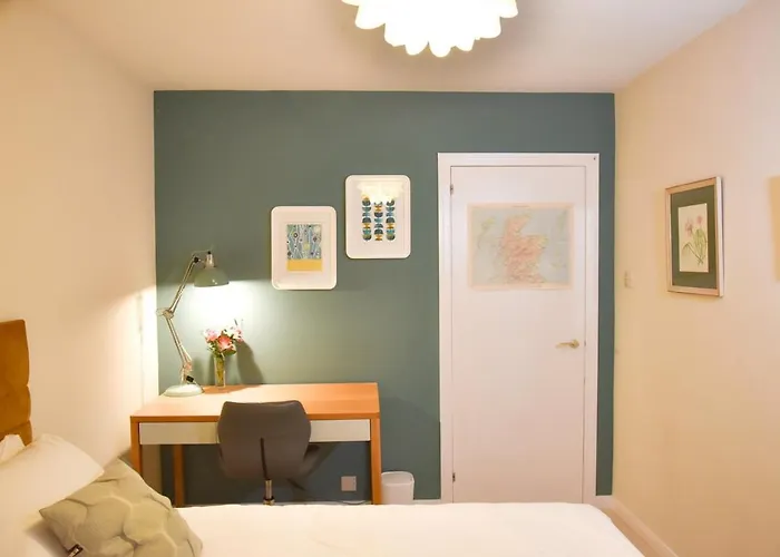 Mid-century Gem Steps From The Appartamento Edimburgo