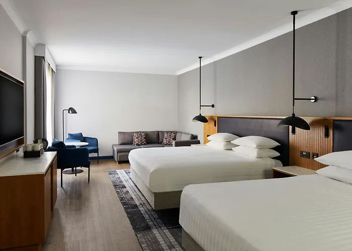 Marriott Holyrood 4*