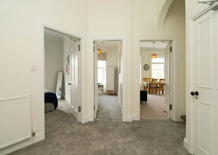 Stylish 3 Bed New Town - Traquair Apartment Edinburgh