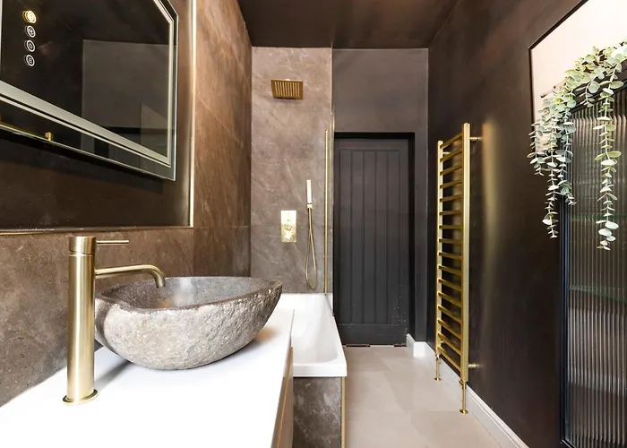 Elegant In The Heart Of Apartment Edinburgh