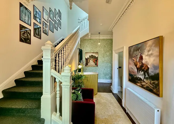 Scot Townhouse 招待所 4*