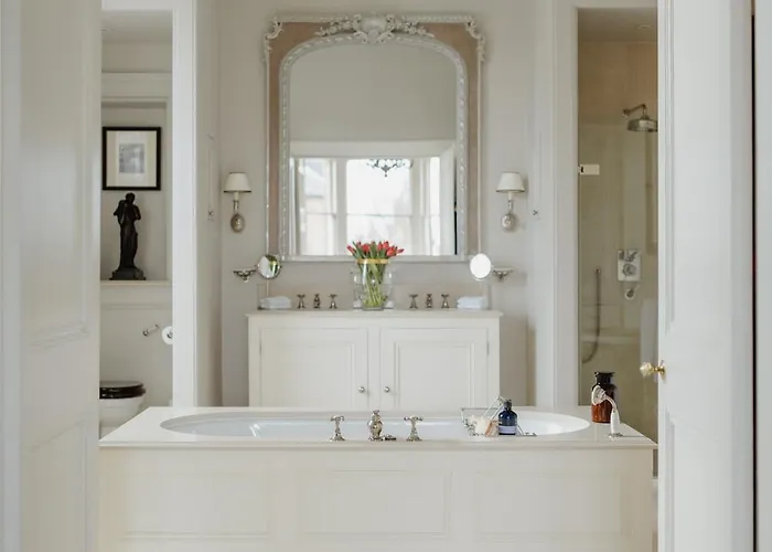 Private And Prestigious Luxury Holiday home *