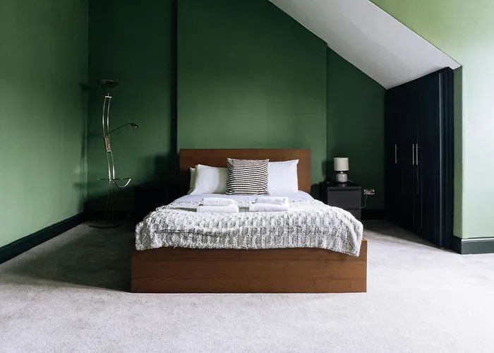 Grade A Listed 2 Bedroom In Apartment