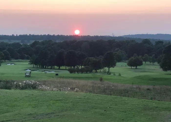 Whole House Let For Dp World Tour, Overlooking Bruntsfield Links 18th Fairway, 30 Min Drive From The Renaissance Club * Edinburgh