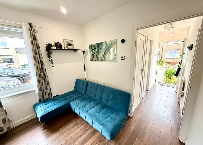 South Gyle House - Superfast Wifi And Free Parking - 7 Minutes From Airport Nyaraló