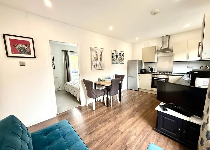 South Gyle House - Superfast Wifi And Free Parking - 7 Minutes From Airport *
