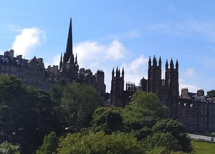 Comfortable With En Edinburgh