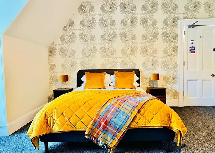 Scot Townhouse 4*