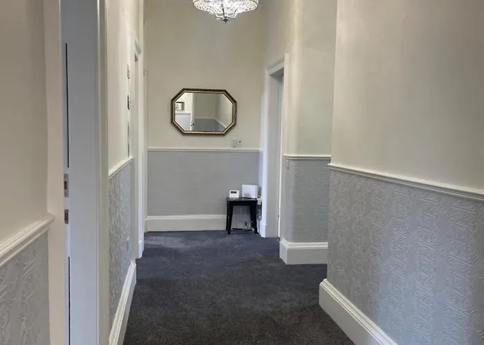 Entire Victorian House 2br - 4 Guests * אדינבורו