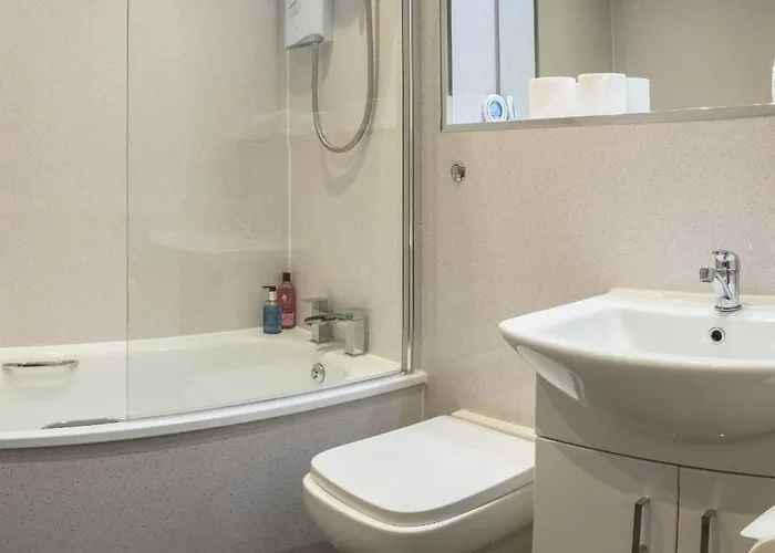 Large Flat In F2 With Mountain View Apartment *