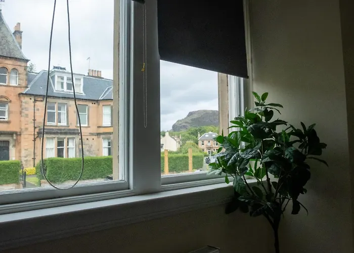 Large Flat In F2 With Mountain View