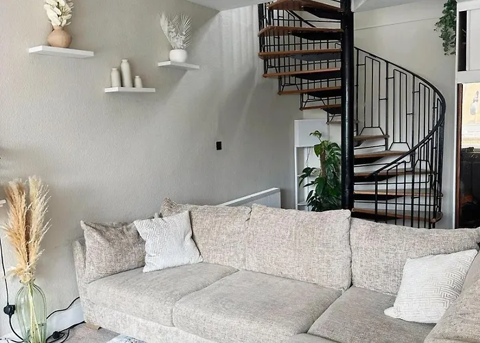 Duplex - Centre 4-bed Retreat Апартаменты *