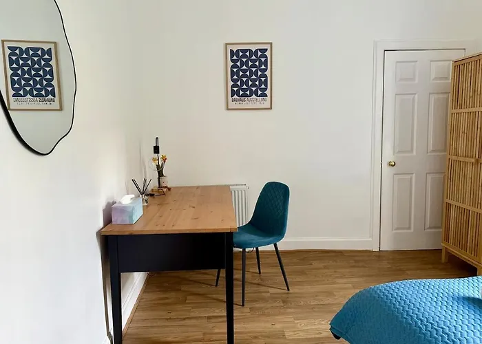 Quiet Garden View 2br Center Near Fringe Apartment *