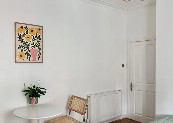 Apartment Quiet Garden View 2br Center Near Fringe