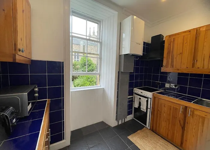 Apartment Quiet Garden View 2br Center Near Fringe *