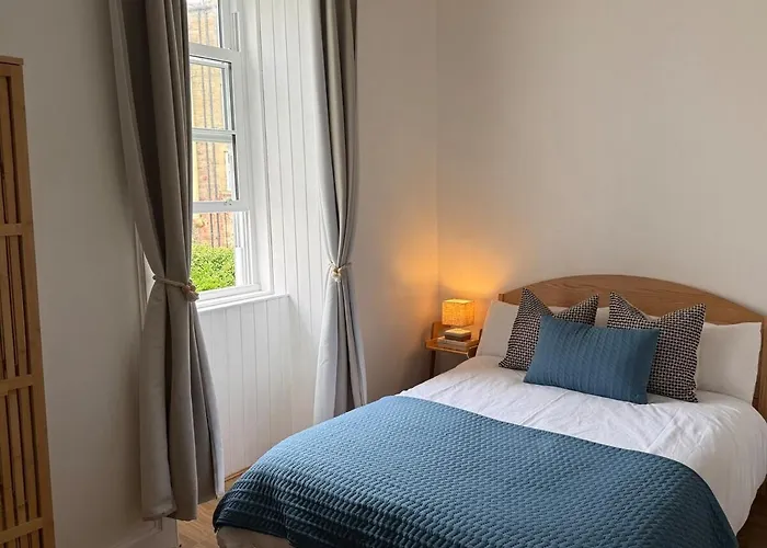 Quiet Garden View 2br Center Near Fringe Apartment Edinburgh