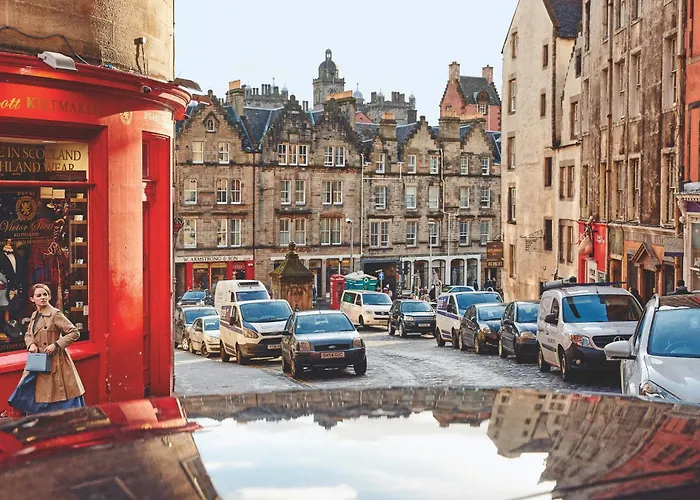 Spacious Boutique Two-bedroom Next To The Castle Edinburgh