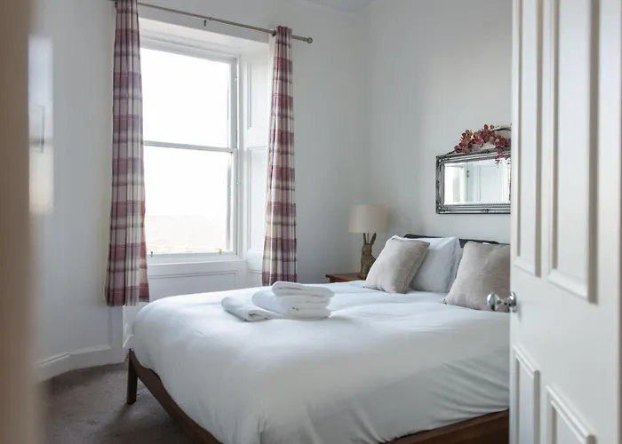 Cosy 2-bedroom Flat Close To Centre Edynburg