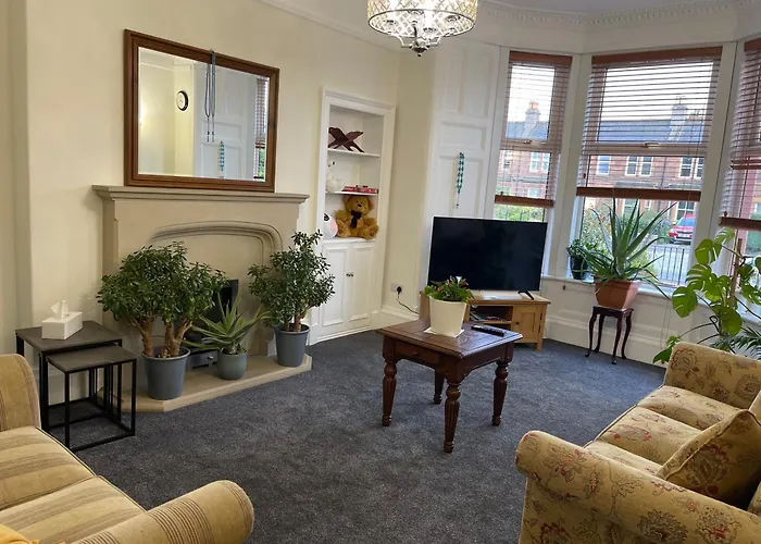 Entire Victorian House 2br - 4 Guests *