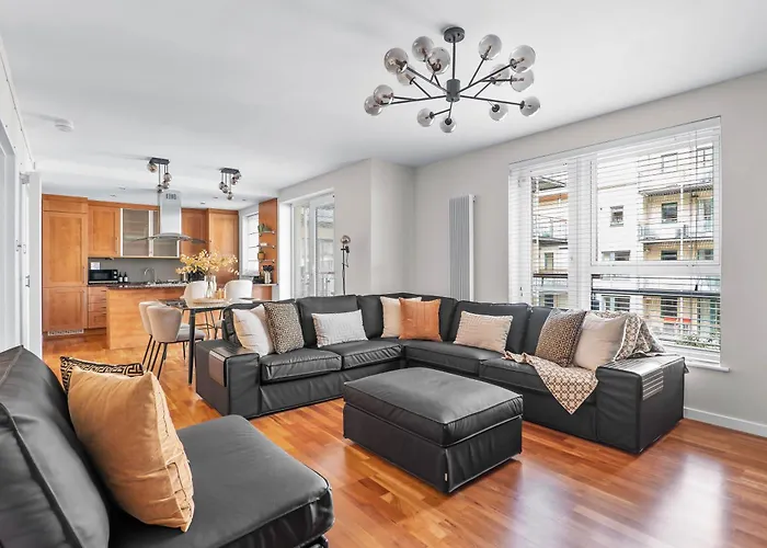 公寓 2br Park Royal With Balcony And Parking *
