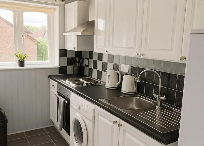 1br With Free Parking Sleeps 4 Apartment