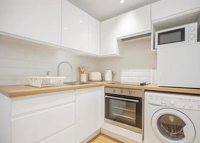 Edinburgh Aparthotel מלון דירות אדינבורו