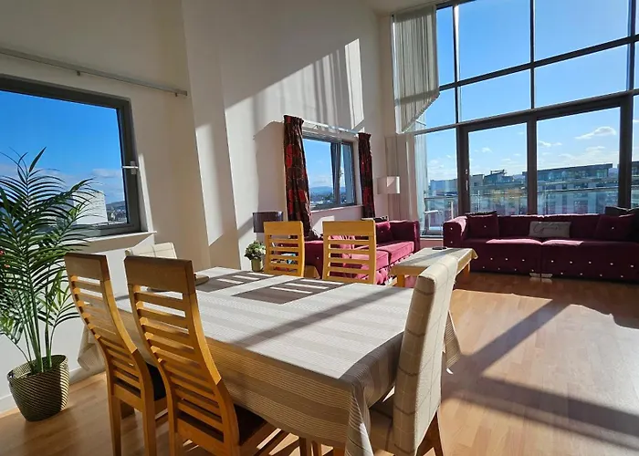 Penthouse Ocean View Luxury Penthouse דירה *