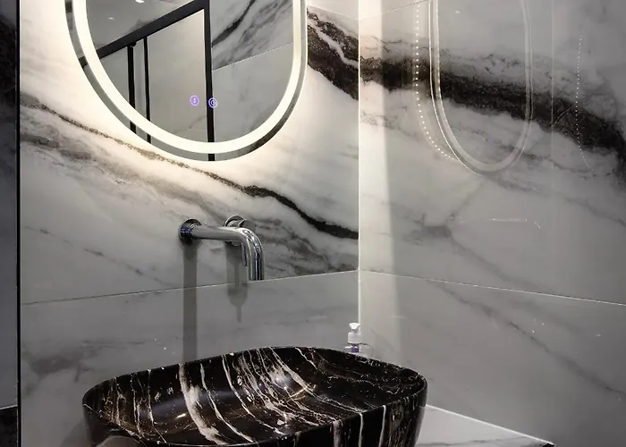 Apartment 2bedroom & Steam Room! *