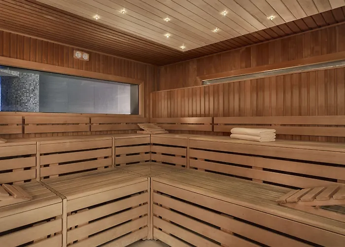 Sheraton Grand & Hotel