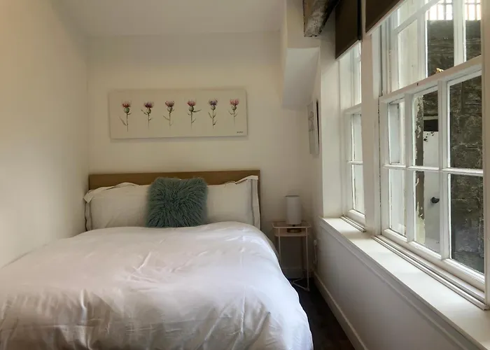 公寓 Spacious In 爱丁堡